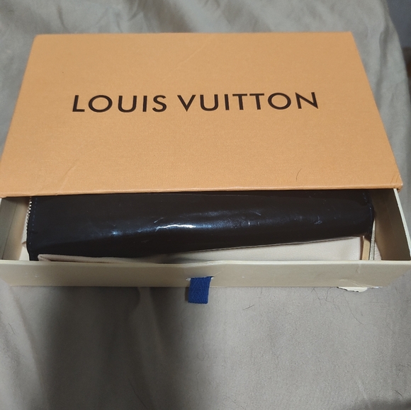Authenticated Vernie by LV - Picture 2 of 16
